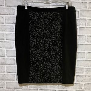 Laura Petite Black and Gray Patterned Pencil Skirt, size 10